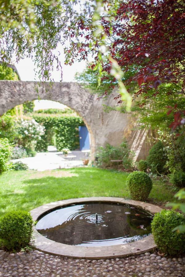 Le Clos Du Perret Chaussan Exterior photo